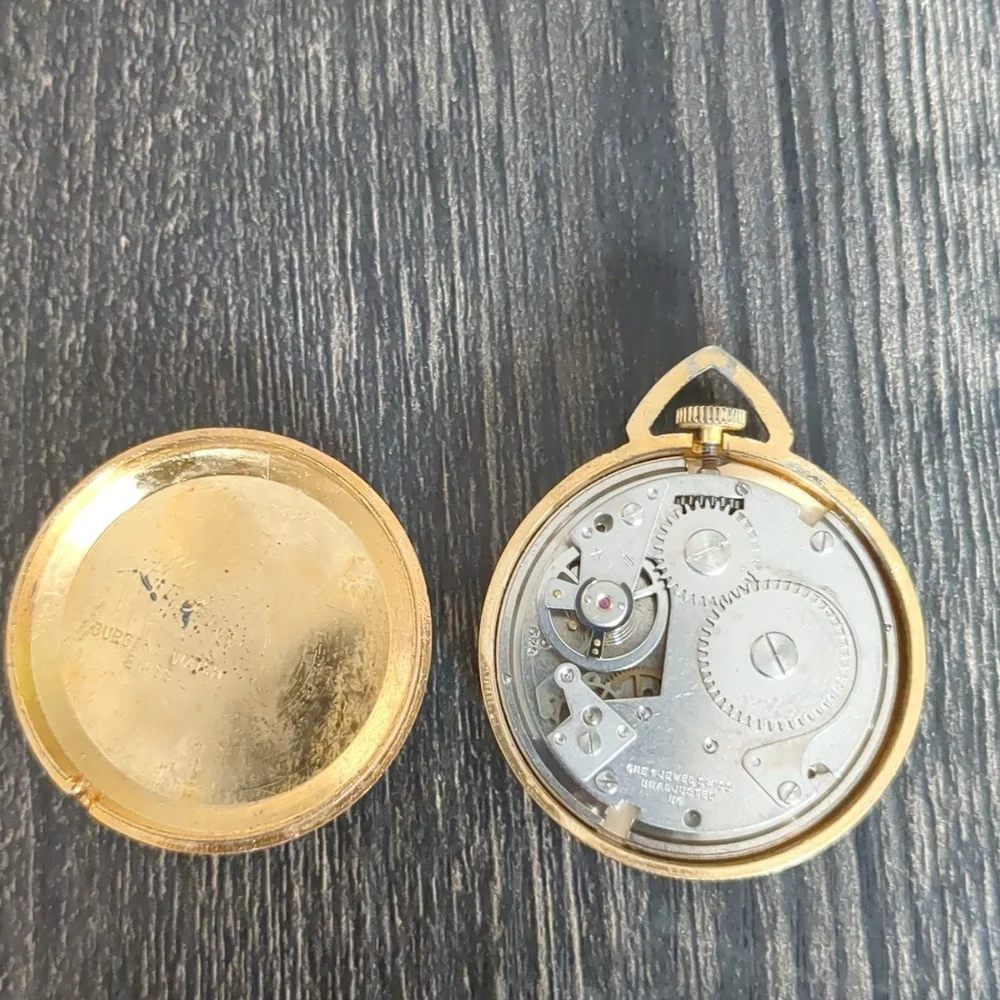 Vintage Lucerne Swiss Manual Pendant Watch Gold Tone